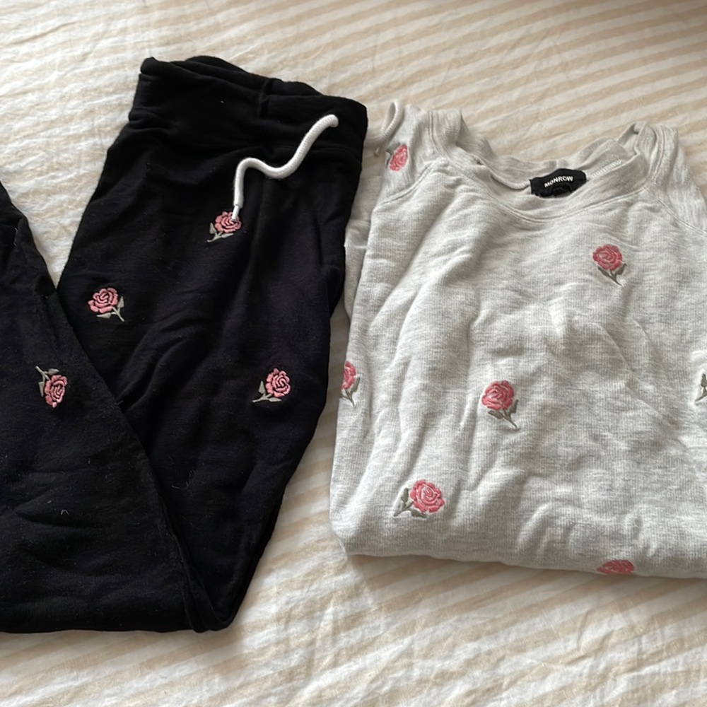 Monrow Mommy Maternity Sweat Set